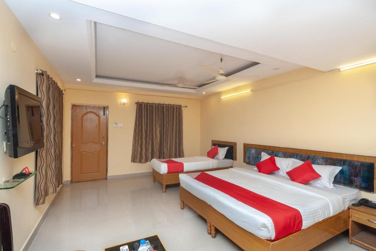 Hotel Sai Sravanthi Grand Tirupati Exterior foto