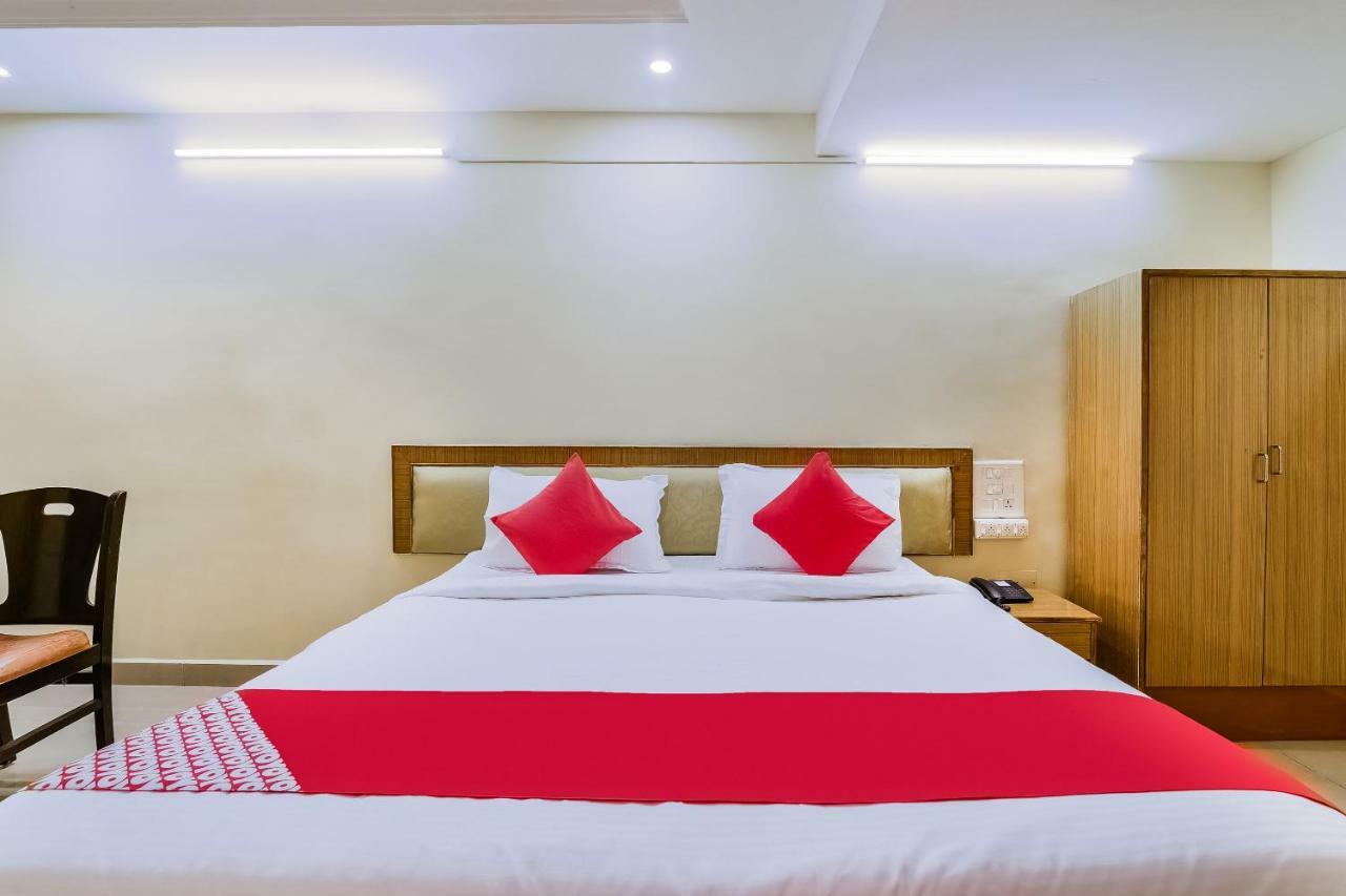 Hotel Sai Sravanthi Grand Tirupati Exterior foto
