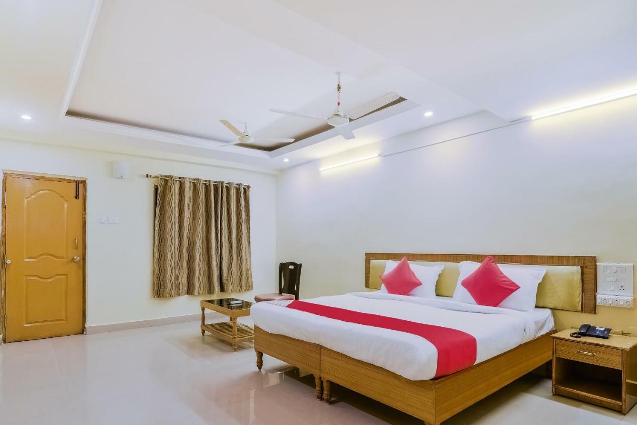 Hotel Sai Sravanthi Grand Tirupati Exterior foto